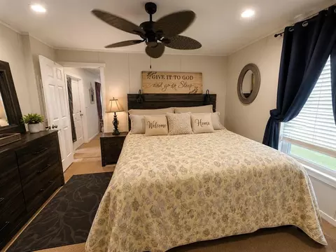 Bedroom - 3112 E Oakleaf Dr, Edmond, OK 73034 photo 1 of 3