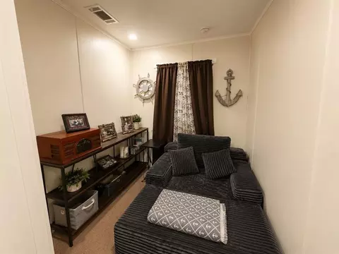 Bedroom - 3112 E Oakleaf Dr, Edmond, OK 73034 photo 2 of 3