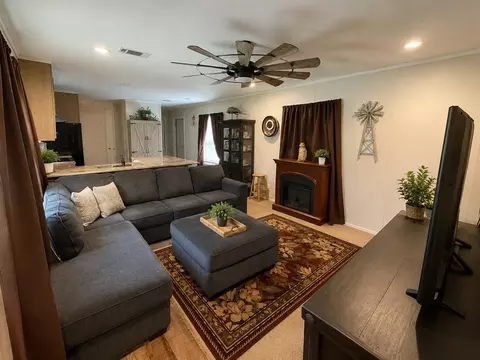Living - 3112 E Oakleaf Dr, Edmond, OK 73034 photo 1 of 1