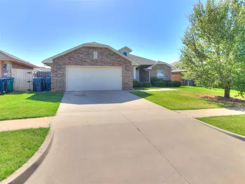 908 Laurel Creek Dr, Yukon, OK 73099