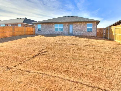 Exterior - 1619 Highland Loop, Guthrie, OK 73044 photo 1 of 1