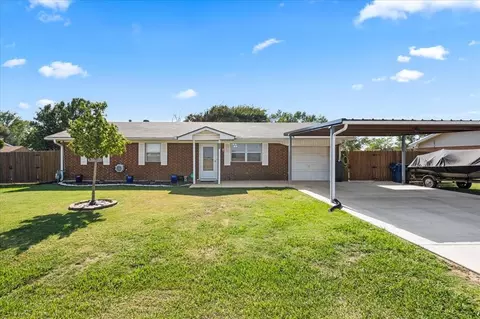 302 Park Dr, Union City, OK 73090
