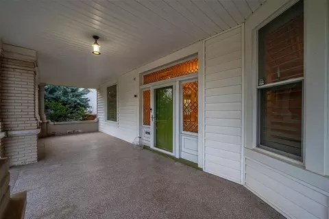 Exterior - 716 E Noble Ave, Guthrie, OK 73044 photo 5 of 13