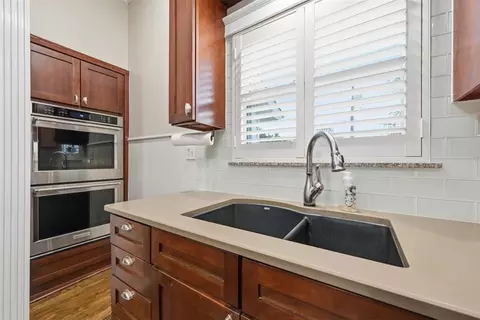 Kitchen - 716 E Noble Ave, Guthrie, OK 73044 photo 3 of 4