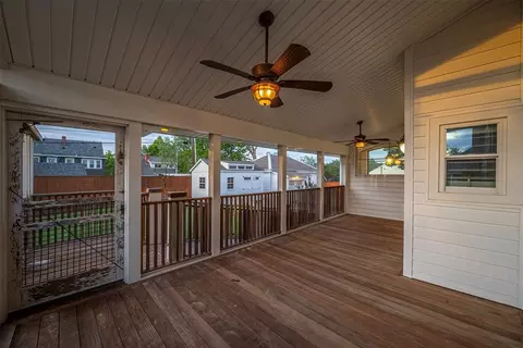 Exterior - 716 E Noble Ave, Guthrie, OK 73044 photo 6 of 13