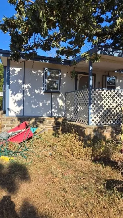 Exterior - 825 Bus Loop, Eufaula, OK 74432 photo 2 of 5