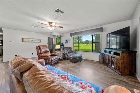 Living - 649 Clouse Rd, Broken Bow, OK 74728 photo 3 of 4