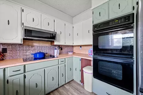 Kitchen - 649 Clouse Rd, Broken Bow, OK 74728 photo 5 of 5