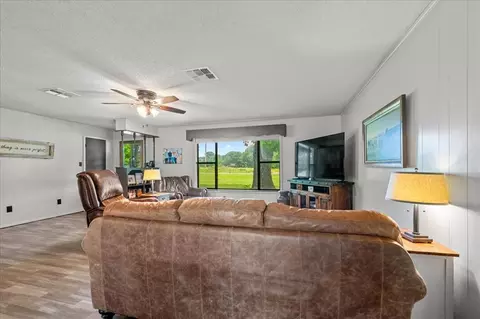 Living - 649 Clouse Rd, Broken Bow, OK 74728 photo 2 of 4