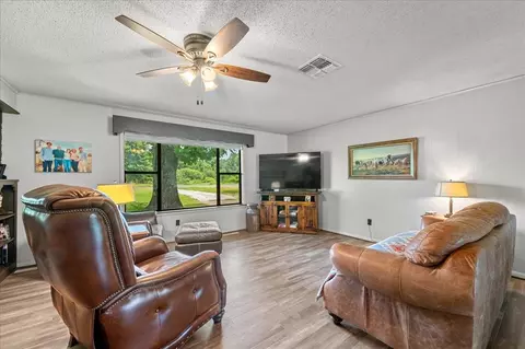 Living - 649 Clouse Rd, Broken Bow, OK 74728 photo 1 of 4