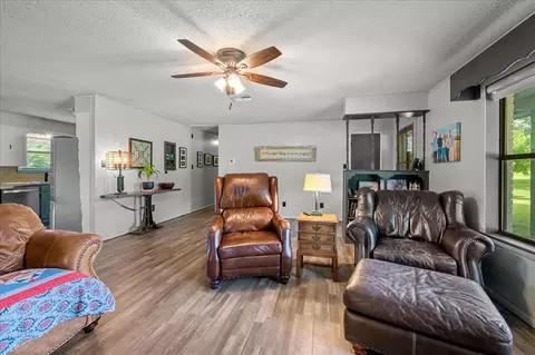 Living - 649 Clouse Rd, Broken Bow, OK 74728 photo 4 of 4