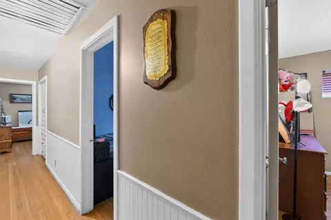 Entry Way - 118 Sumner Dr, Altus, OK 73521 photo 5 of 5