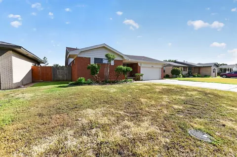 Exterior - 118 Sumner Dr, Altus, OK 73521 photo 7 of 7