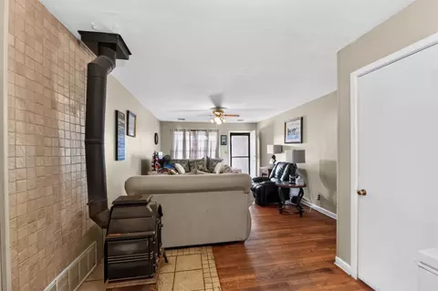 Entry Way - 118 Sumner Dr, Altus, OK 73521 photo 1 of 5