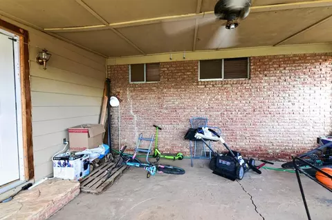 Exterior - 118 Sumner Dr, Altus, OK 73521 photo 5 of 7