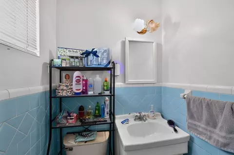 Bath - 118 Sumner Dr, Altus, OK 73521 photo 2 of 3