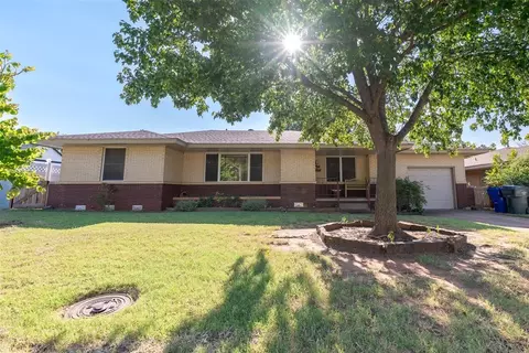 2505 Robin Rd, Midwest City, OK 73110