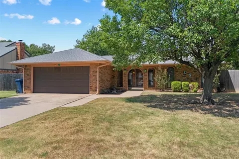 25 Corona Dr, Oklahoma City, OK 73149