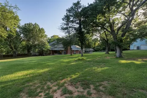 Exterior - 3333 Everett Dr, Edmond, OK 73013 photo 8 of 8