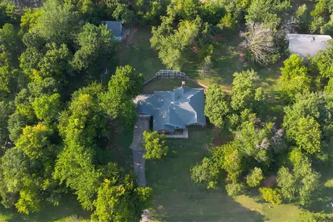 View/Area - 3333 Everett Dr, Edmond, OK 73013 photo 1 of 4