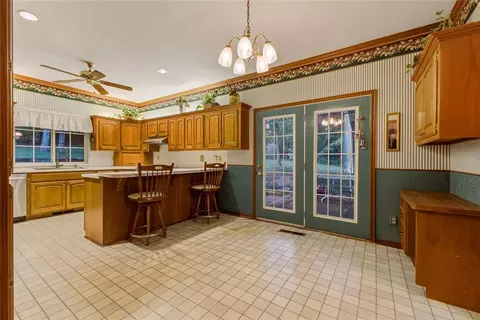 Kitchen - 3333 Everett Dr, Edmond, OK 73013 photo 2 of 8