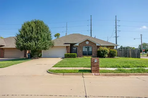 1613 Pinnacle Ln, Edmond, OK 73003