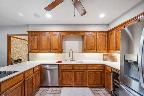 Kitchen - 2341 Squirrel Rd, Tuttle, OK 73089 photo 3 of 4