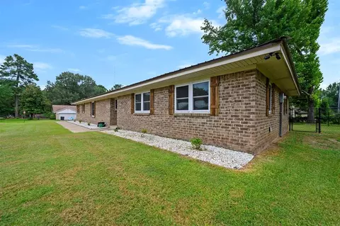 Exterior - 1402 SE Jackson St, Idabel, OK 74745 photo 1 of 8