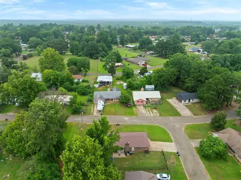 View/Area - 1402 SE Jackson St, Idabel, OK 74745 photo 3 of 4