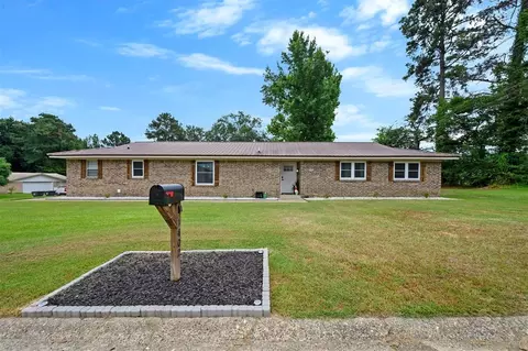 Exterior - 1402 SE Jackson St, Idabel, OK 74745 photo 7 of 8
