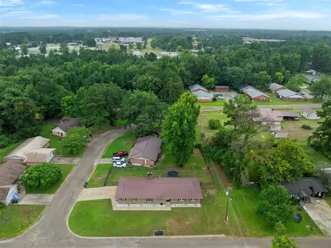 View/Area - 1402 SE Jackson St, Idabel, OK 74745 photo 4 of 4