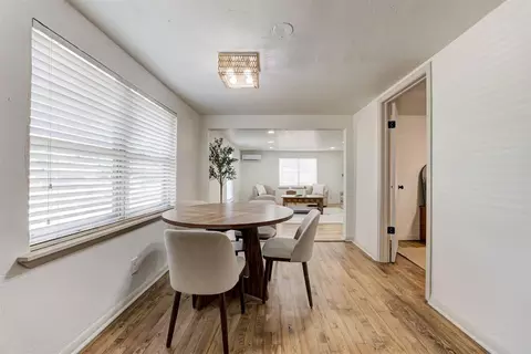Dining - 320 S Pine St, Guthrie, OK 73044 photo 3 of 3