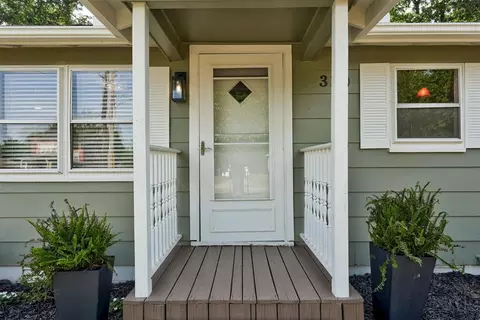 Exterior - 320 S Pine St, Guthrie, OK 73044 photo 2 of 6