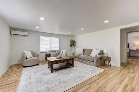 Living - 320 S Pine St, Guthrie, OK 73044 photo 1 of 2