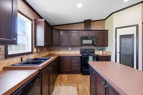 Kitchen - 9801 Westview Dr, Lexington, OK 73051 photo 4 of 8