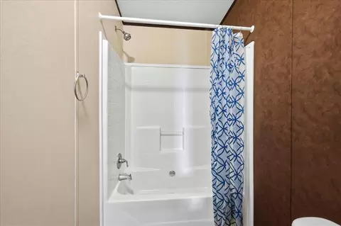 Bath - 9801 Westview Dr, Lexington, OK 73051 photo 6 of 6