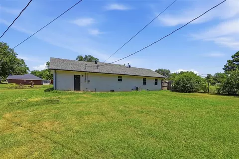 Exterior - 508 E Washington St, Tecumseh, OK 74873 photo 4 of 7