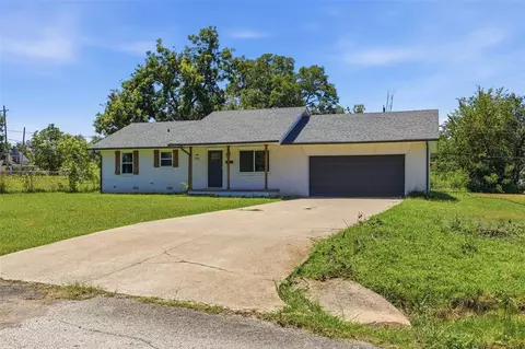 Exterior - 508 E Washington St, Tecumseh, OK 74873 photo 5 of 7