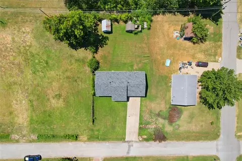 View/Area - 508 E Washington St, Tecumseh, OK 74873 photo 3 of 6