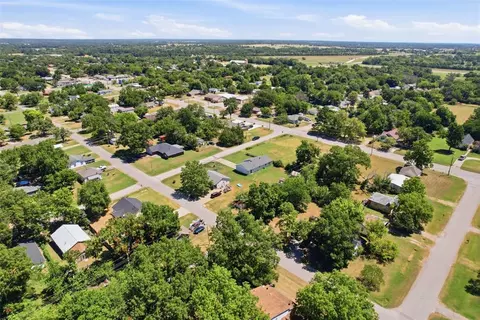 View/Area - 508 E Washington St, Tecumseh, OK 74873 photo 6 of 6