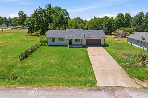 View/Area - 508 E Washington St, Tecumseh, OK 74873 photo 1 of 6