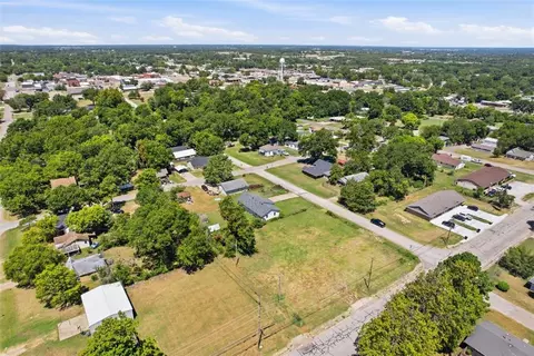 View/Area - 508 E Washington St, Tecumseh, OK 74873 photo 5 of 6