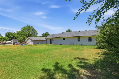 Exterior - 508 E Washington St, Tecumseh, OK 74873 photo 3 of 7