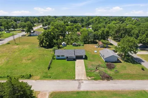 View/Area - 508 E Washington St, Tecumseh, OK 74873 photo 2 of 6