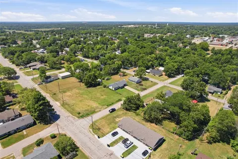 View/Area - 508 E Washington St, Tecumseh, OK 74873 photo 4 of 6