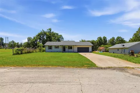 Exterior - 508 E Washington St, Tecumseh, OK 74873 photo 7 of 7