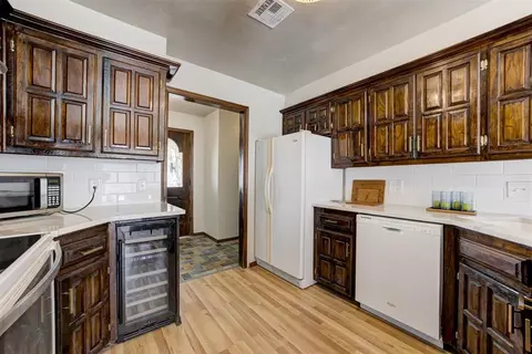 Kitchen - 1002 S Pine St, Guthrie, OK 73044 photo 3 of 6
