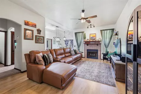 Living - 3304 Paul Dr, Oklahoma City, OK 73160 photo 1 of 2