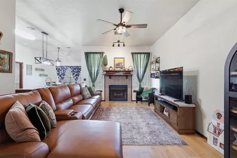 Living - 3304 Paul Dr, Oklahoma City, OK 73160 photo 2 of 2