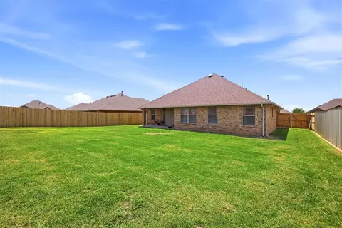 Exterior - 3304 Paul Dr, Oklahoma City, OK 73160 photo 7 of 9
